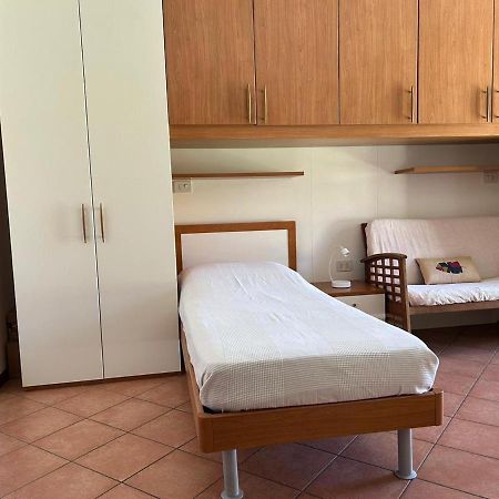 Lecco Only Females Guest House Exterior foto