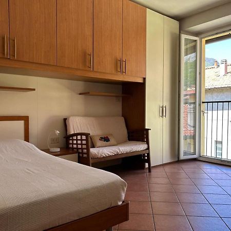 Lecco Only Females Guest House Exterior foto