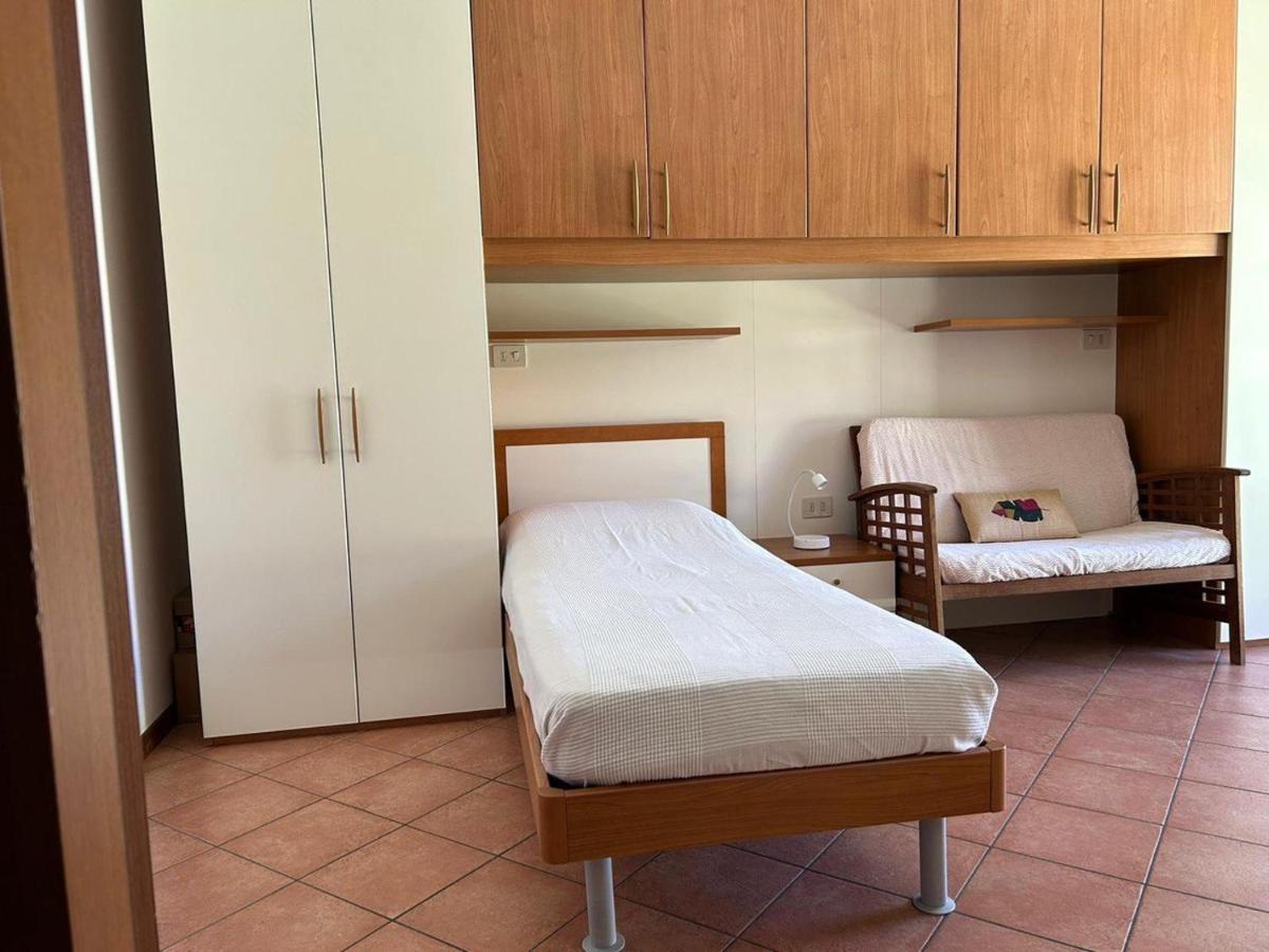 Lecco Only Females Guest House Exterior foto